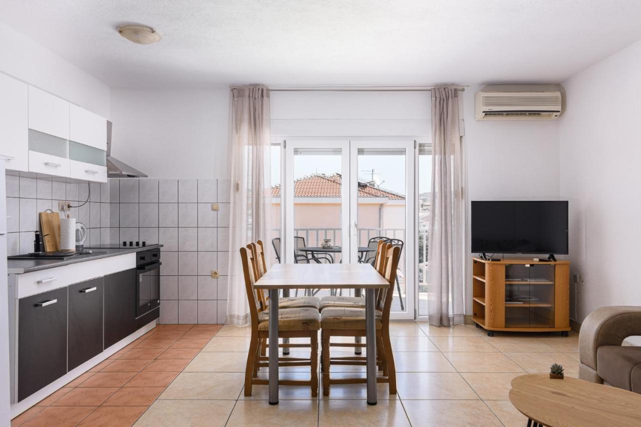 Apartment Planikovica Trogir Exterior photo